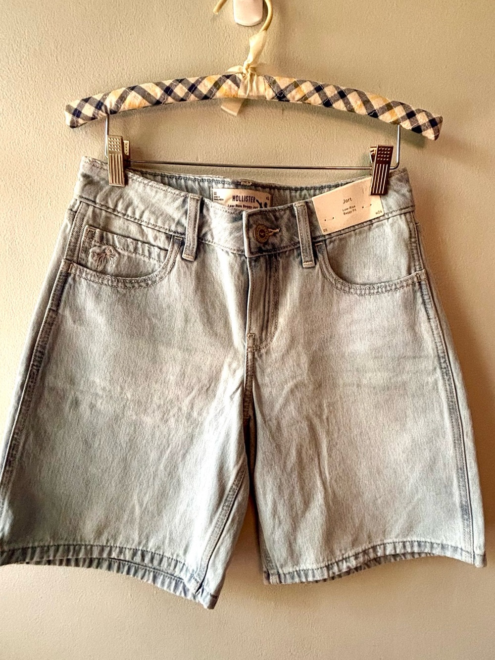 NWT Hollister Low-Rise Baggy Denim Jorts Light Wash 24